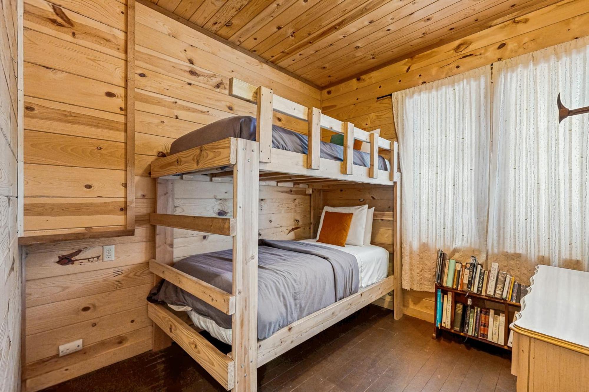 Flying Stag: Main Lodge Говермент Кэмп Экстерьер фото