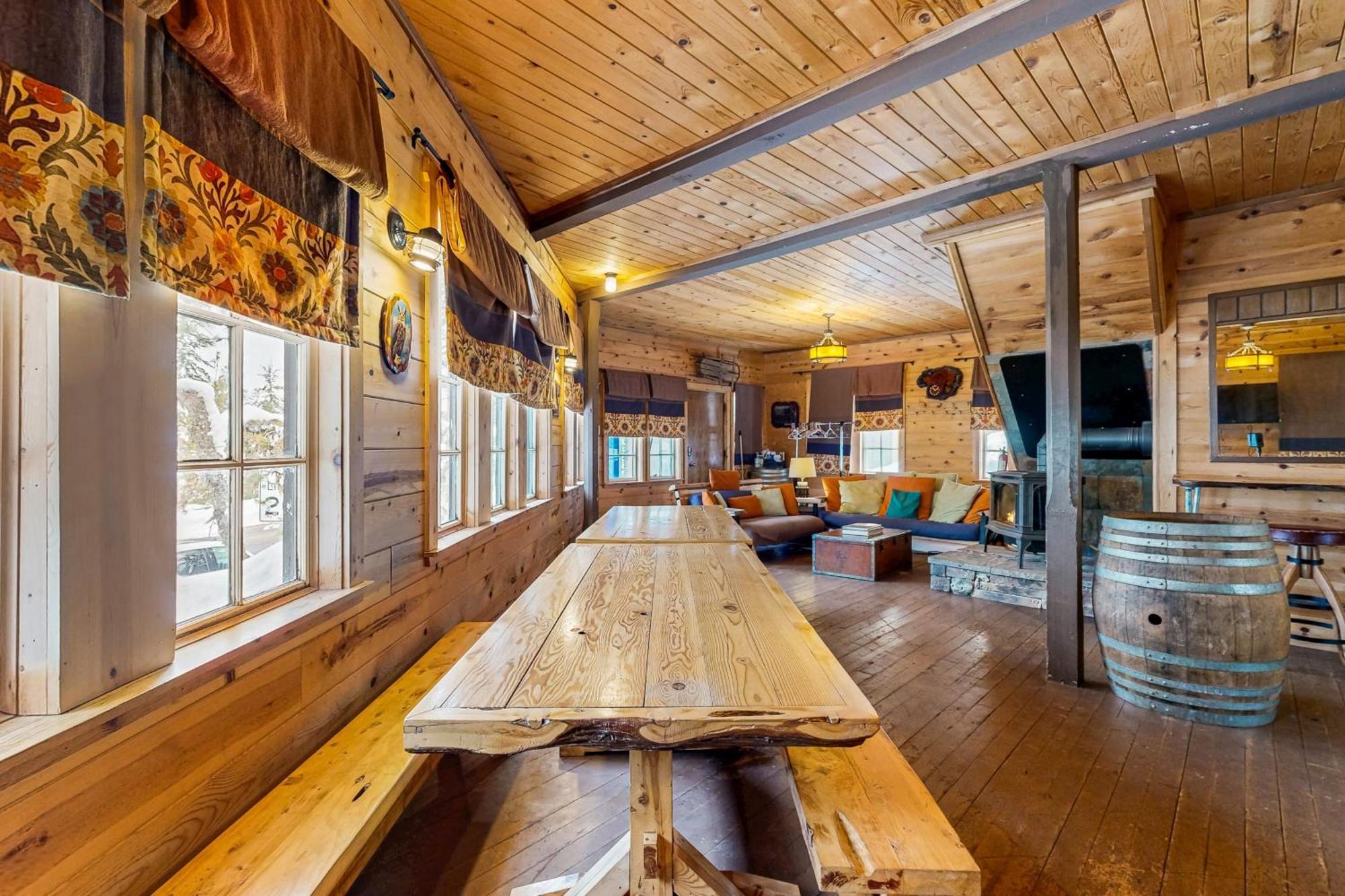 Flying Stag: Main Lodge Говермент Кэмп Экстерьер фото
